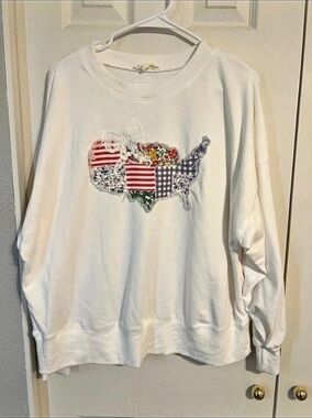 Peach Love Color Block Graphic Sweatshirt in White & Red Like New